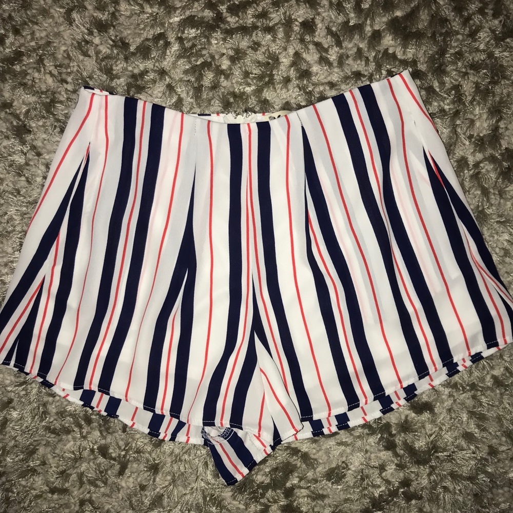 RED/WHITE/BLUE STRIPED ZIP SHORTS